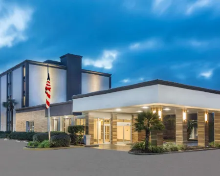 วินด์แฮมการ์เด้น ซัมเมอร์วิลล์ โรงแรมในซัมเมอร์วิลล์