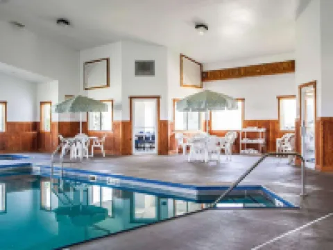 Quality Inn & Suites Eldridge Davenport North Hotels in Eldridge