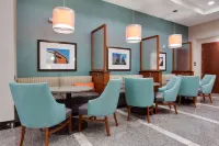 Drury Inn & Suites Charlotte Arrowood - Desayuno