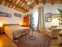 Casale Vincenzo Hotels near Convento di San Patrignano