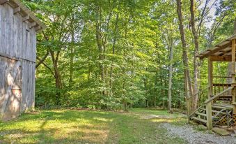Rustic Taswell Cabin Grill and Walk to Patoka Lake!