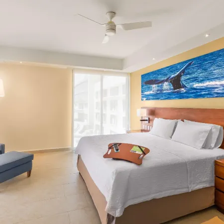 Hampton Inn & Suites by Hilton Los Cabos