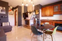 - Il villaggio degli artisti Hotel a 