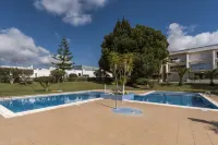 Fish House Flat with pool
