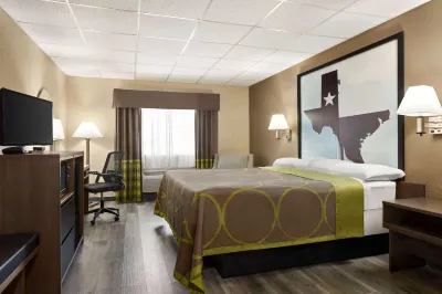 Super 8 by Wyndham Gainesville TX