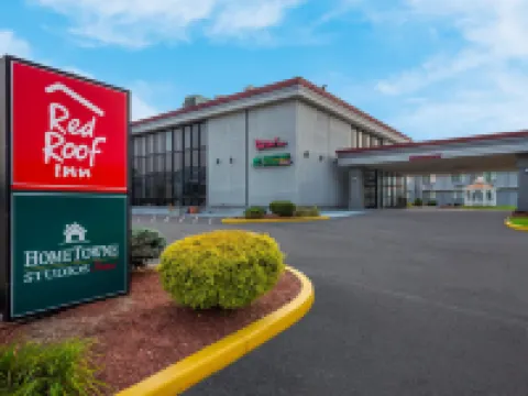 Red Roof Inn Painted Post Hotels in Gang Mills