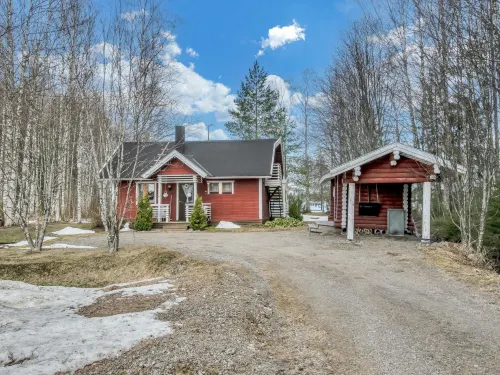 Ruokovirran mökki Hotels in Maaninka