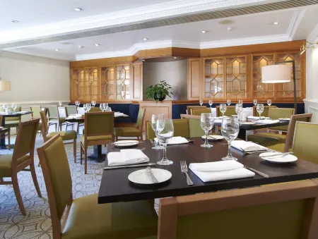 DoubleTree by Hilton Southampton Отели рядом с достопримечательностью «Университет Саутгемптона»