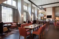 Hampton Inn & Suites by Hilton Columbus-Easton Area - sarapan