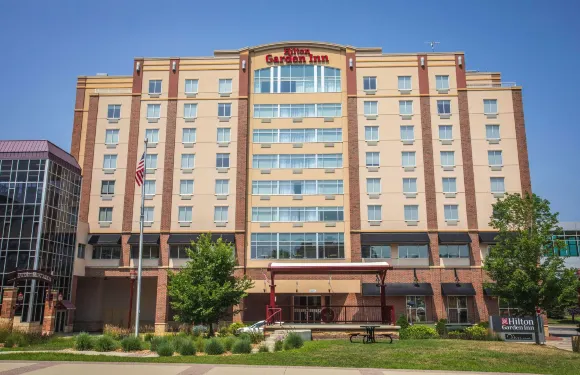 曼凱託希爾頓花園酒店