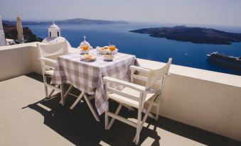 Pantelia Suites