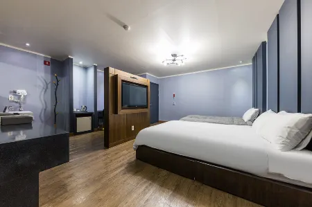 Mong Hotel Seosan Отели рядом с достопримечательностью «Beolcheon Auto Campground»