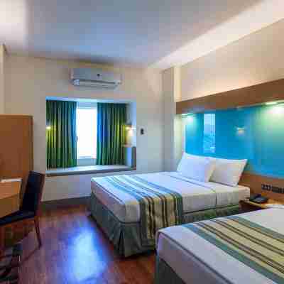 Microtel by Wyndham South Forbes Near Nuvali Rooms