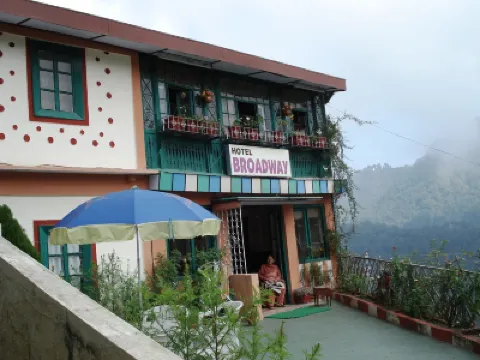 Hotel Broadway  호텔