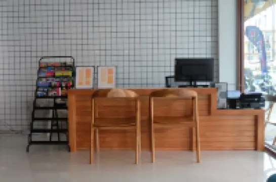 Tiya House Rooms & Cafe