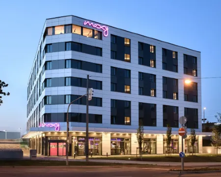 モクシー シュトゥットガルト フォイアーバッハ シュトゥットガルトのホテル