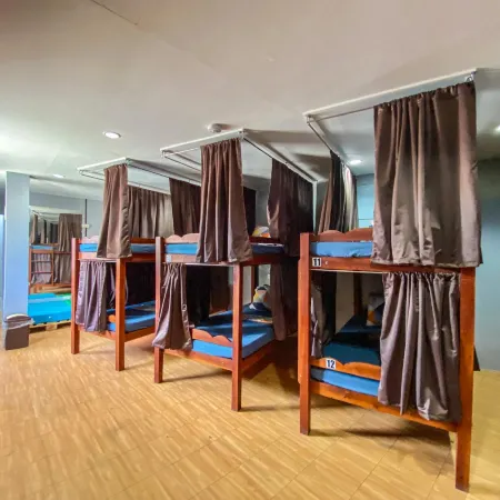 West Coast Beach House Отели в г. Моолбол