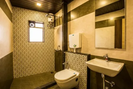 Hotel Golden Crown