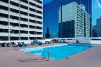 Delta Hotels Winnipeg - Pools