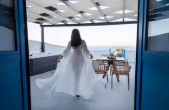 Christos Suite with Outdoor Hot Tub and Sea View