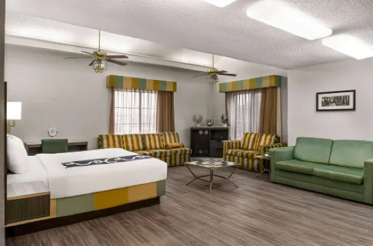 La Quinta Inn by Wyndham Victoria