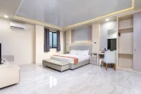Grand Valonia Hotel Cafe & Park Jember - ที่มีที่จอดรถ