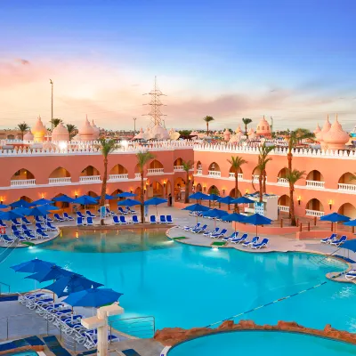منتجع بيكالباتروس ألف ليلة وليلة - نفيرلاند الغردقة Hotels near Neverland Midway