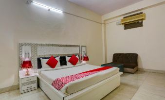 OYO 90856 Hotel Mannat