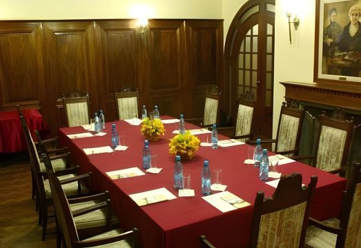 호텔 아랑후에스 내부 정원