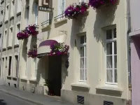 Cit'Hotel Hôtel Beauséjour فنادق في شيربورغ