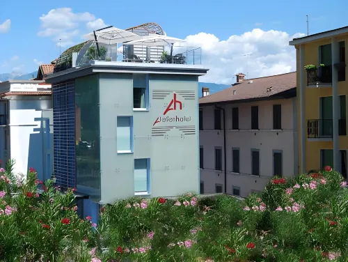 Happy Hotel Atelier Gardone Riviera Centro & Beach