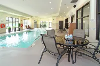 Holiday Inn Express & Suites CALGARY NW - UNIVERSITY AREA by IHG - Pools