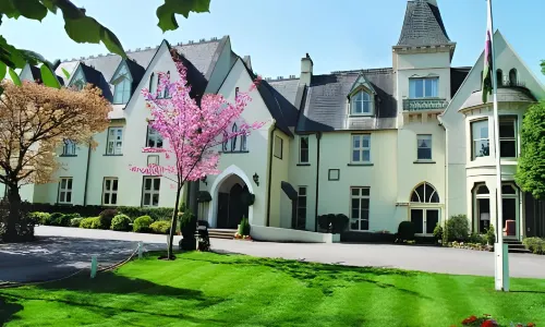 Glen-Yr-Afon House Hotel