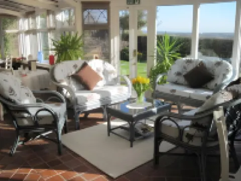 Trumbles Gatwick B&B