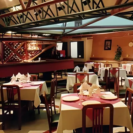 Hotel Puente Real