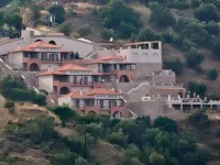 Apelon Tiritas Villas