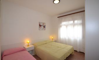 Comfy Flat 80m from the Beach - Beahost