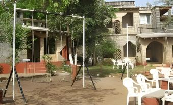 Maneland Jungle Lodge.