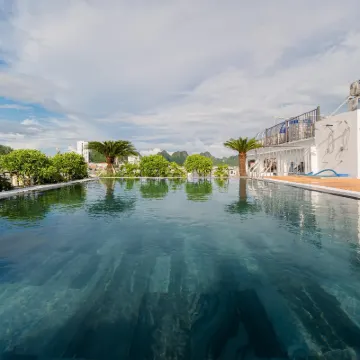 River Way Hotel Ha Long Hotels near Ha Long Bay