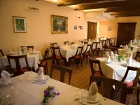 Agrisuite le Querce del Vareglio Hotels in Montà