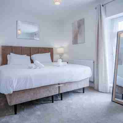 Fleet Street - 2 Bedroom Holiday Home - Swansea Rooms