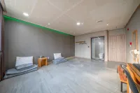 Gosung Zaza Hotel