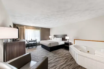 Quality Inn & Suites Munising Hotels in Wetmore