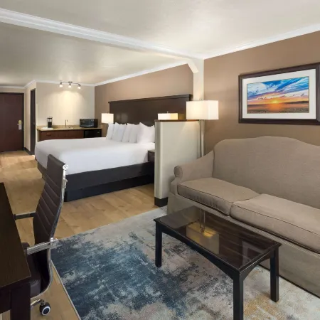 Ramada by Wyndham Moses Lake