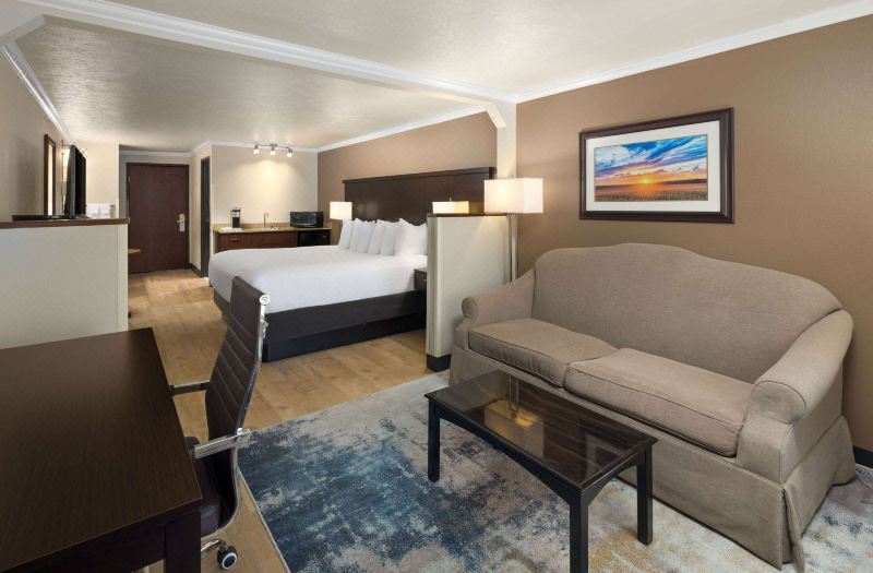 Ramada by Wyndham Moses Lake