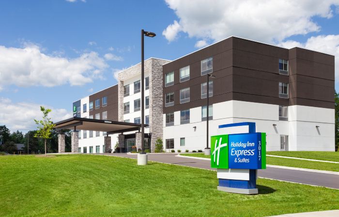 Holiday Inn Express & Suites REEDSBURG – DELLS AREA by IHG