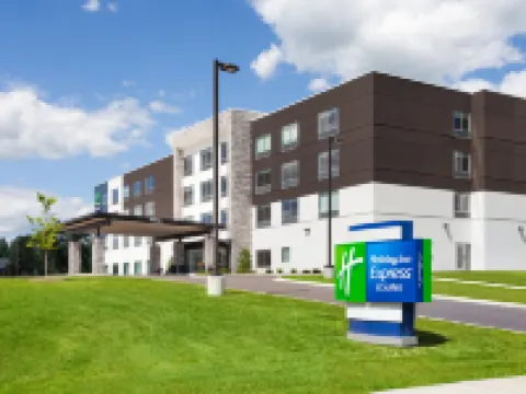 里茲堡-戴爾斯地區快捷假日酒店 索克縣酒店