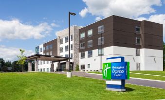 Holiday Inn Express & Suites Reedsburg – Dells Area