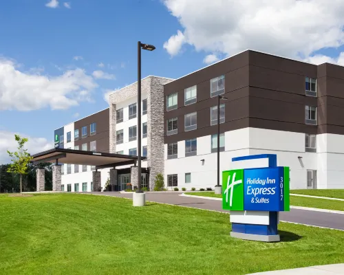 Holiday Inn Express & Suites REEDSBURG – DELLS AREA by IHG Hotels in Reedsburg
