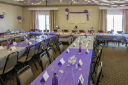 คอมฟอร์ต อินน์แอนด์สวีทส์ อลาโมซา โรงแรมในอลาโมซา